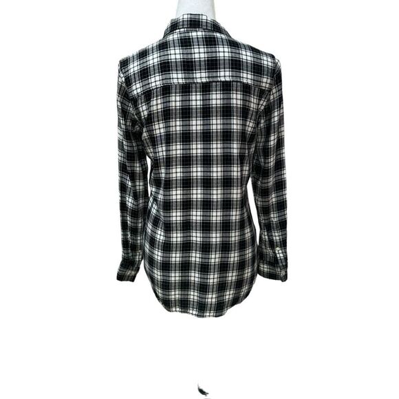 Black and White Plaid Flannel Shirt Long Sleeve Classic - Picture 3 of 7